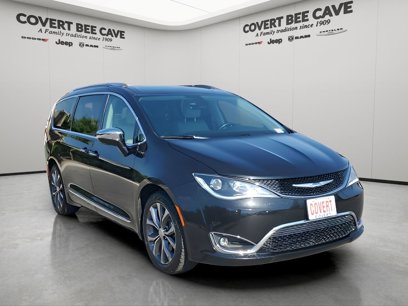 Certified 2018 Chrysler Pacifica Limited w/ Tire & Wheel Group