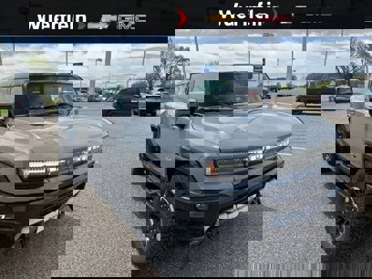 New 2024 GMC Hummer EV 2X w/ Extreme Off-Road Package