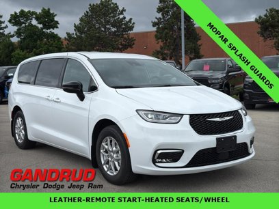 New 2025 Chrysler Pacifica Select