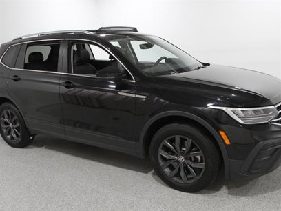 Used 2023 Volkswagen Tiguan SE w/ Panoramic Sunroof Package