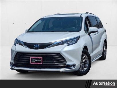 Used 2023 Toyota Sienna XLE
