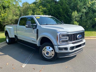 Used 2025 Ford F450 Platinum w/ FX4 Off-Road Package
