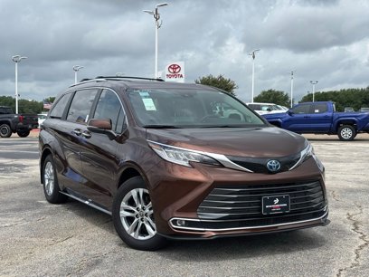 New 2024 Toyota Sienna Limited