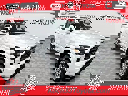 New 2025 Toyota Tacoma SR5