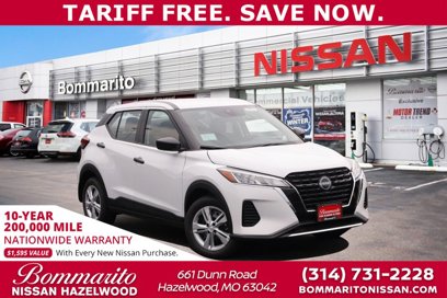 New 2025 Nissan Kicks Play S