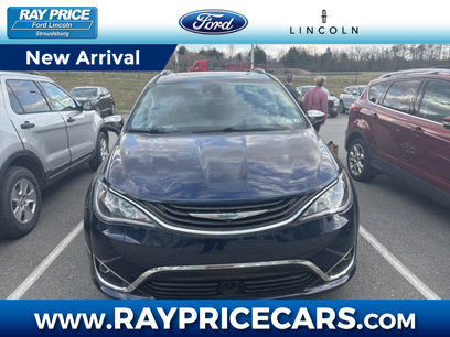 Used 2018 Chrysler Pacifica Limited w/ Advanced Safetytec Group