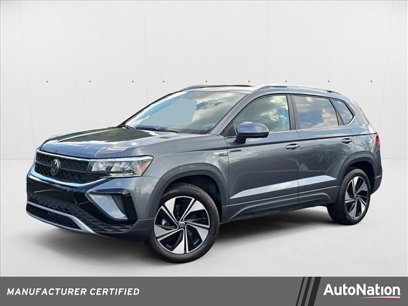 Used 2024 Volkswagen Taos SE w/ Panoramic Sunroof Package