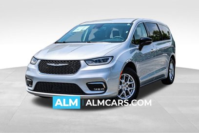 Used 2024 Chrysler Pacifica Touring-L