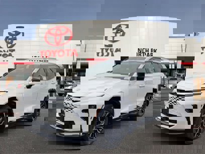 New 2025 Toyota Crown Signia
