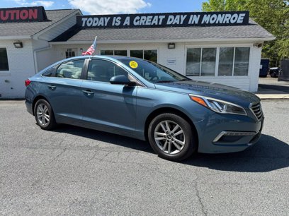 Used 2015 Hyundai Sonata SE w/ Option Group 09