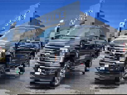 New 2025 Ford F350 King Ranch w/ FX4 Off-Road Package
