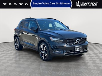 Certified 2022 Volvo XC40 T5 R-Design w/ Climate Package