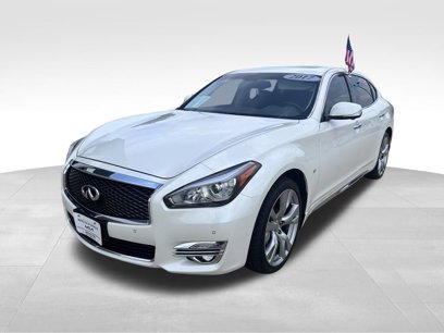 Used 2017 INFINITI Q70 L 3.7 w/ Deluxe Touring Package