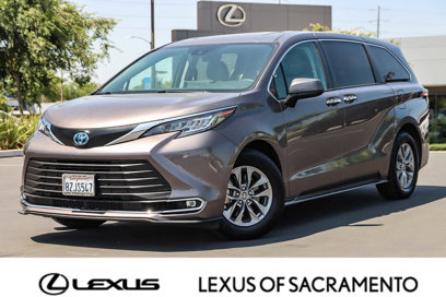 Used 2022 Toyota Sienna XLE