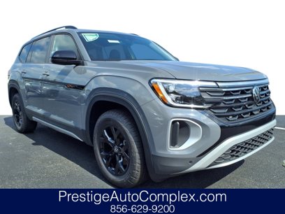 New 2025 Volkswagen Atlas Peak Edition SE