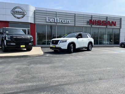 Used 2023 Nissan Pathfinder SL