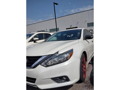 Used 2017 Nissan Altima 2.5 SR w/ Midnight Edition Package