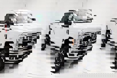 New 2025 Ford F250 XLT