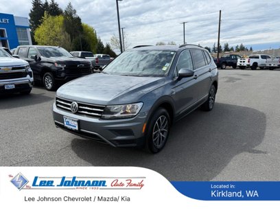 Used 2018 Volkswagen Tiguan SE w/ Panoramic Sunroof Package