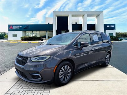 Used 2021 Chrysler Pacifica Touring-L