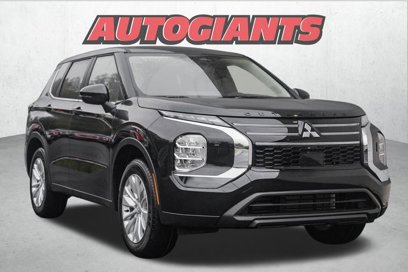 New 2025 Mitsubishi Outlander ES