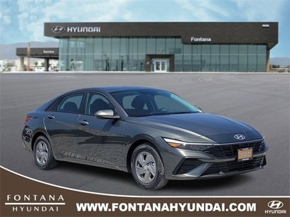 New 2025 Hyundai Elantra SE