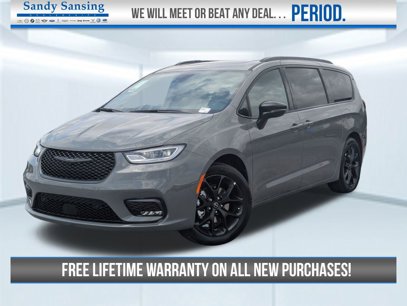 New 2025 Chrysler Pacifica Limited