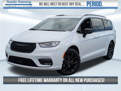 New 2025 Chrysler Pacifica Limited
