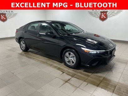 New 2025 Hyundai Elantra SE