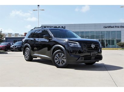 Used 2024 Nissan Pathfinder SV w/ Black Appearance Package