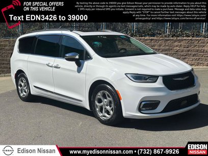 Used 2023 Chrysler Pacifica Limited