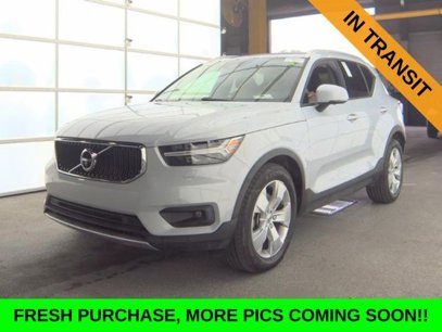 Used 2021 Volvo XC40 T5 Momentum