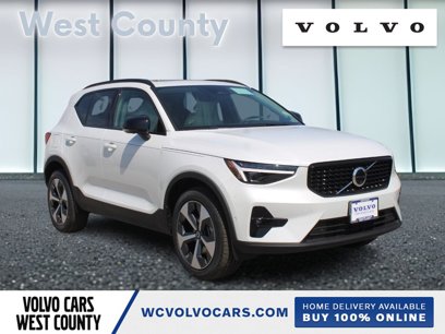 New 2025 Volvo XC40 B5 Plus w/ Protection Package Premier