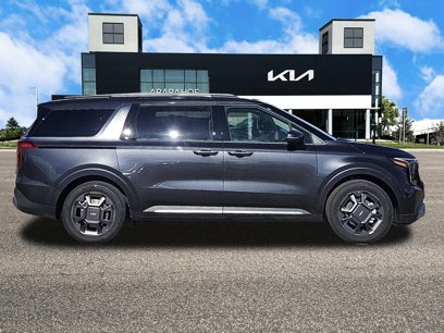 New 2025 Kia Carnival SX