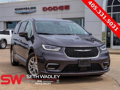 Used 2023 Chrysler Pacifica Touring-L