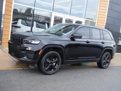 Used 2024 Jeep Grand Cherokee Altitude
