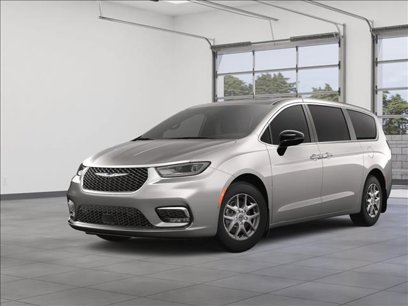 New 2025 Chrysler Pacifica Select