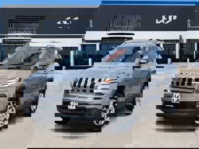 Used 2017 Jeep Cherokee Latitude w/ Comfort/Convenience Group