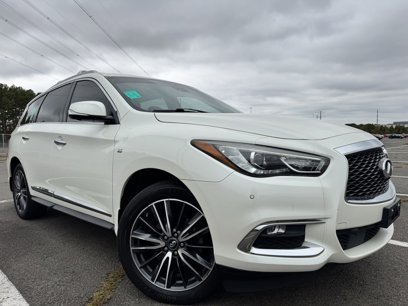 Used 2017 INFINITI QX60 Luxe w/ Deluxe Technology Package