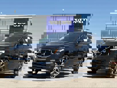 Certified 2022 Volvo XC60 B5 Momentum