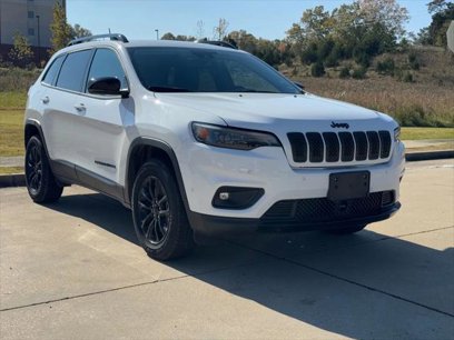 Used 2023 Jeep Cherokee Altitude Lux