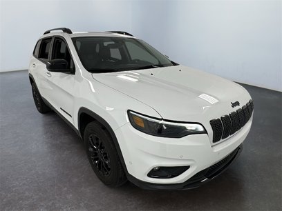 Used 2023 Jeep Cherokee Altitude Lux