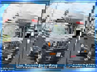 Used 2023 Jeep Renegade Latitude w/ Sun/Sound Group