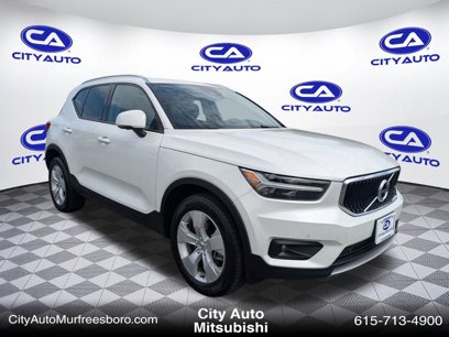 Used 2022 Volvo XC40 T4 Momentum