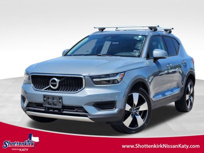 Used 2020 Volvo XC40 T4 Momentum w/ Protection Package Premier