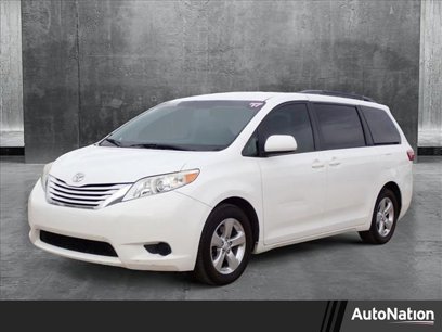 Used 2017 Toyota Sienna LE