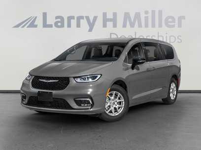 New 2025 Chrysler Pacifica Select