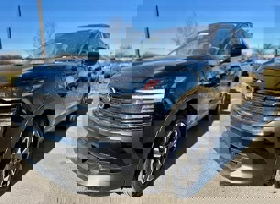 New 2025 Nissan Kicks SV