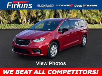 New 2025 Chrysler Pacifica Select