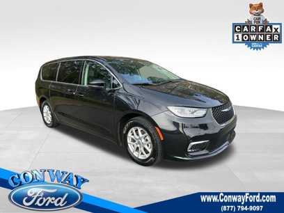 Used 2023 Chrysler Pacifica Touring-L